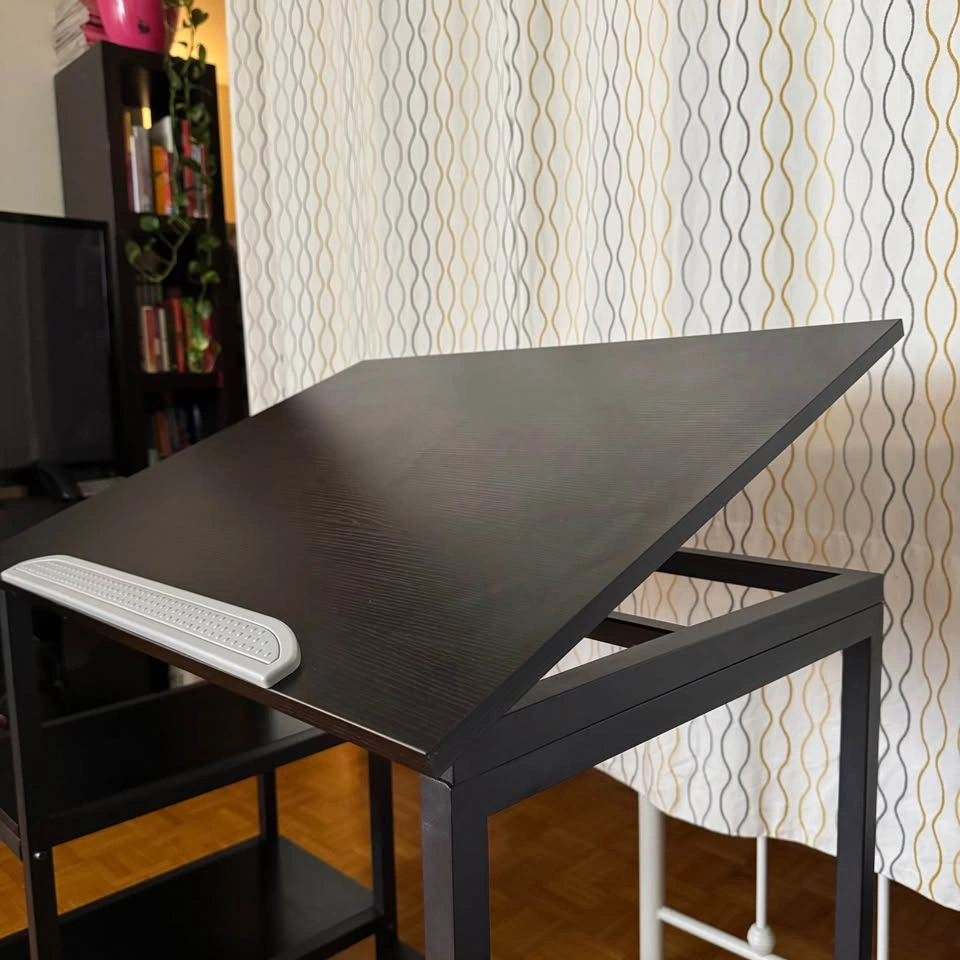 Black desk with tilting tabletop - photo 3