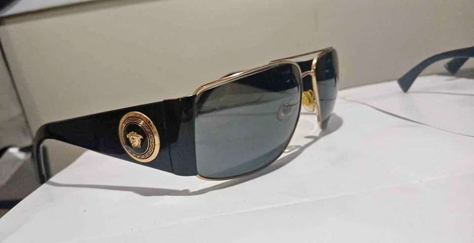 Authentic Versace VE2163 Men’s Sunglasses – Gold & Black Medusa