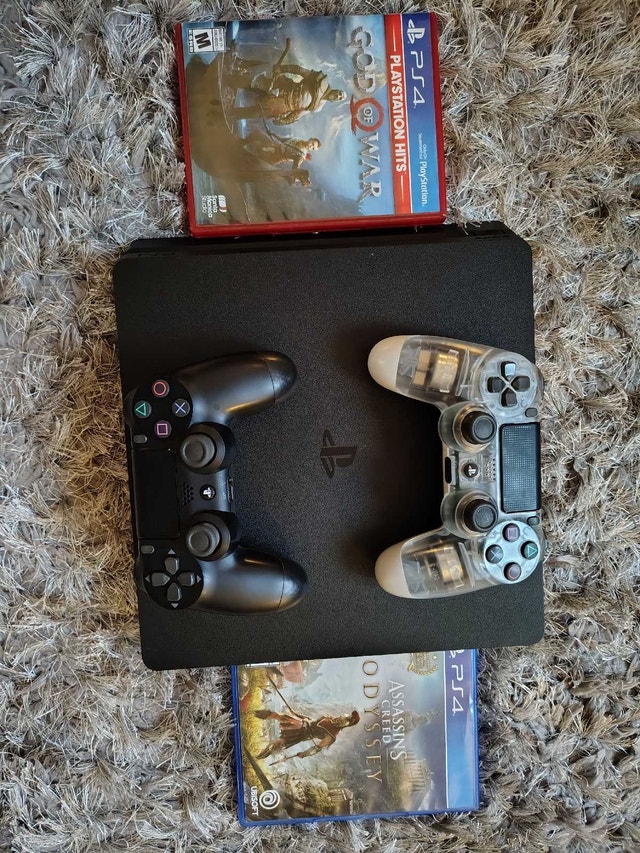 Sony PlayStation 4 Slim