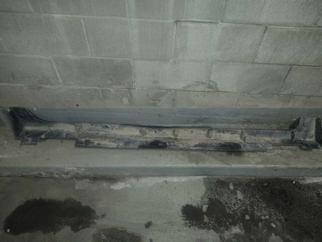 Mazda 3 driver side skirt - photo 3