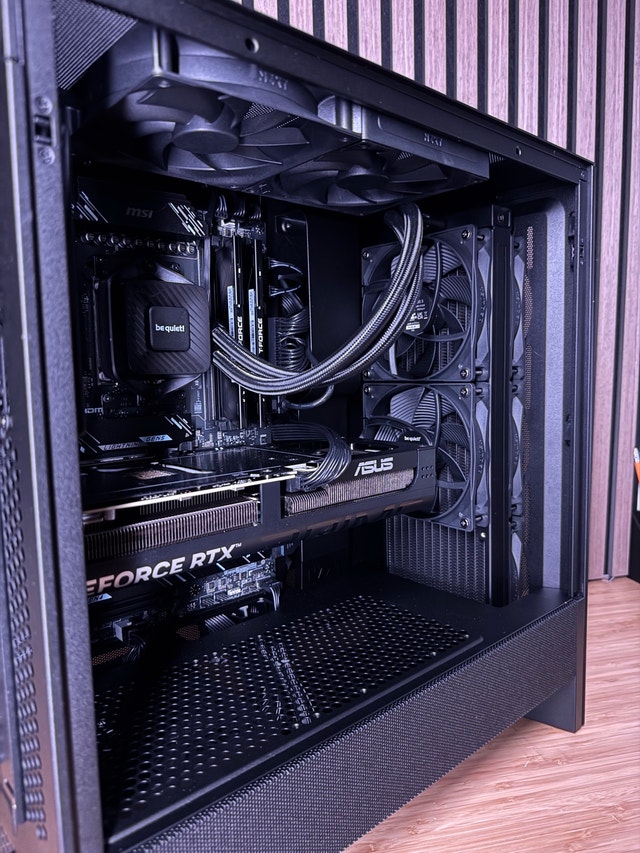 Gaming desktop 32gb/1Tb/5070 - photo 5