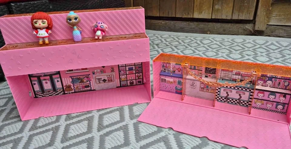 MGA Entertainment L.O.L. Surprise! Pop-Up Store 3-in-1