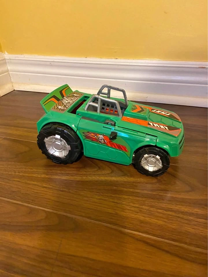 Teenage mutant ninja turtle transforming car
