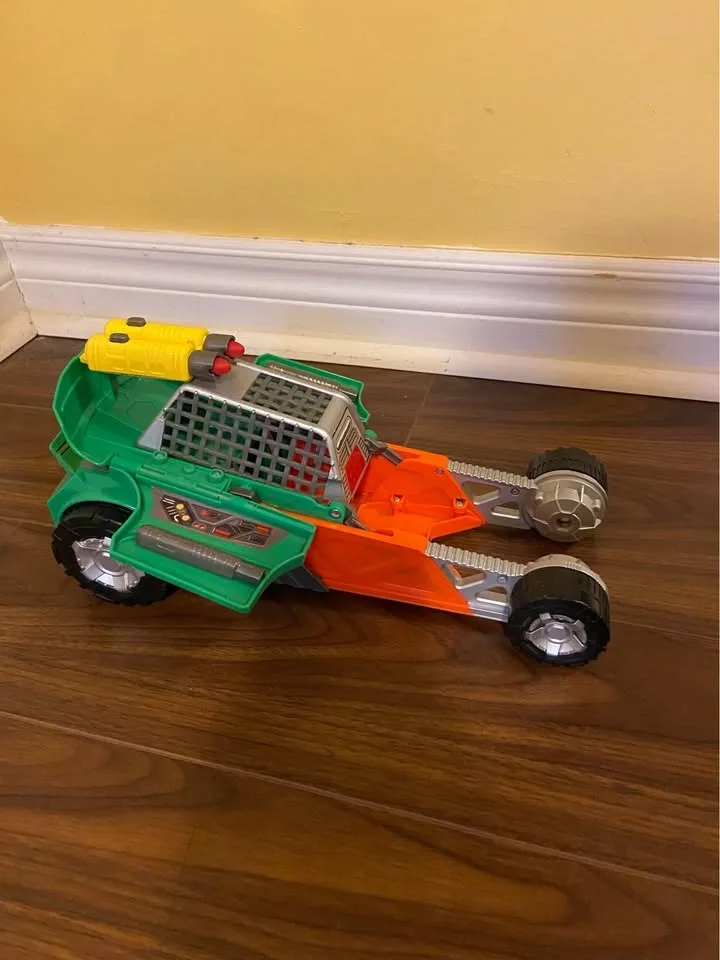 Teenage mutant ninja turtle transforming car - photo 2