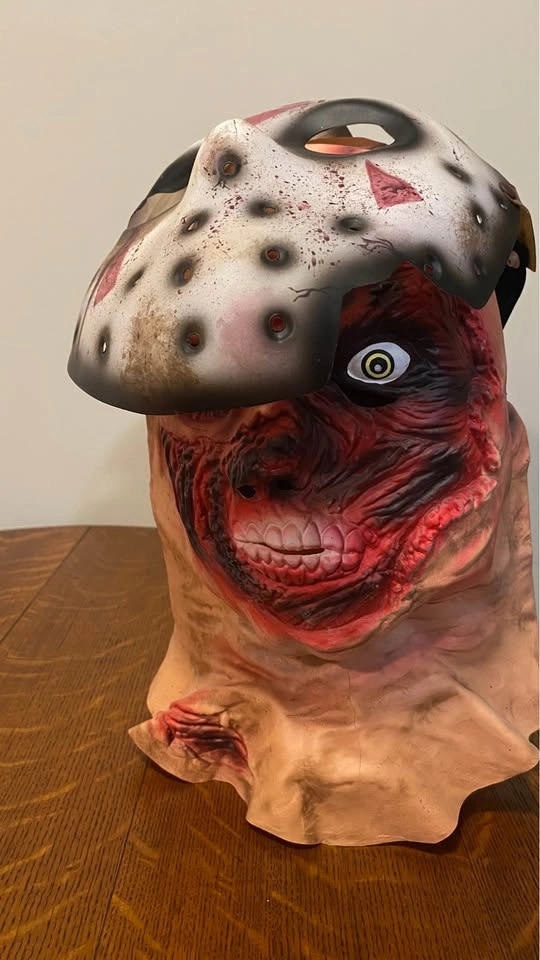 Halloween Masks with wall mounts - photo 4