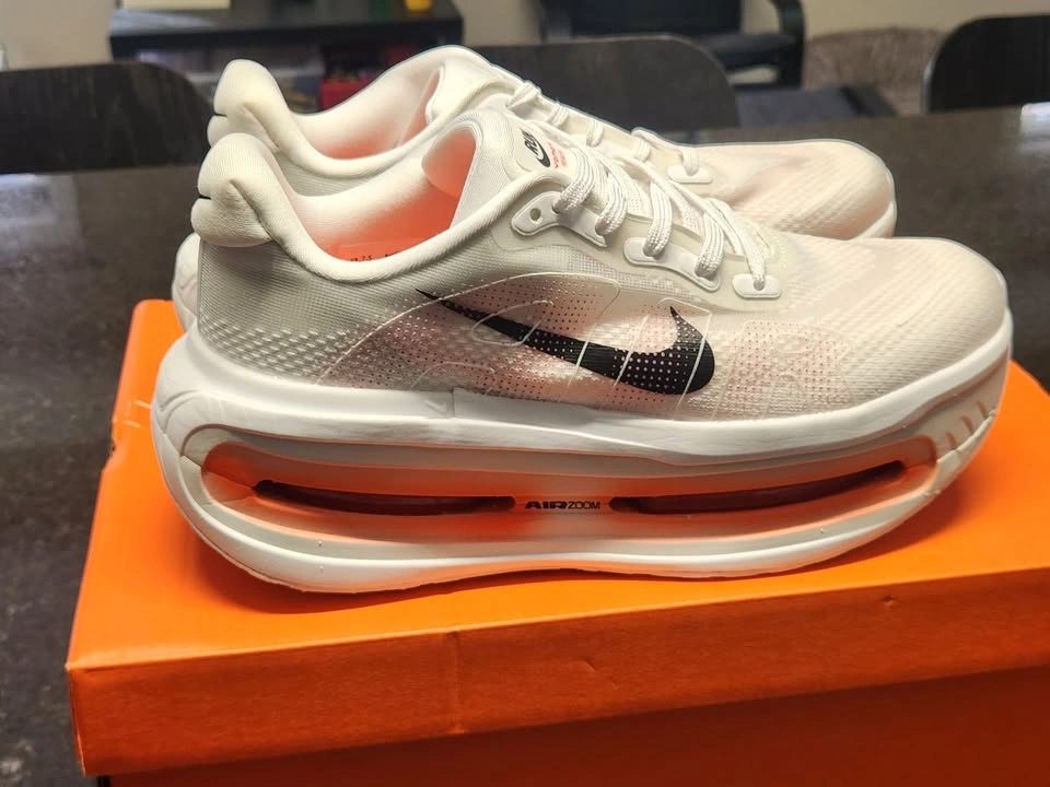 Nike Vomero Premium – Men's 7.5 / Women's 8.5 | NEW $190