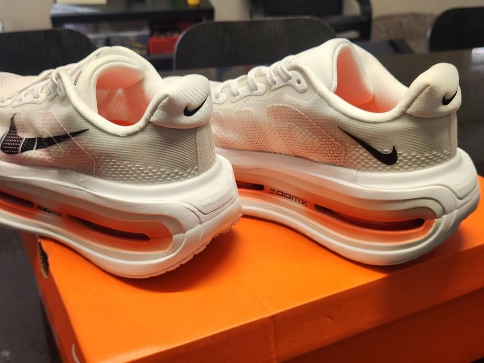 Nike Vomero Premium – Men's 7.5 / Women's 8.5 | NEW $190 - photo 3