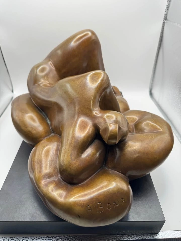 Bronze Sculpture “Sleeping Women on Pillows” – Signed A. Bona - photo 2