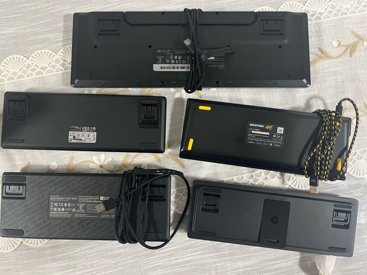 Lot of 5 Wired Keyboards - photo 2