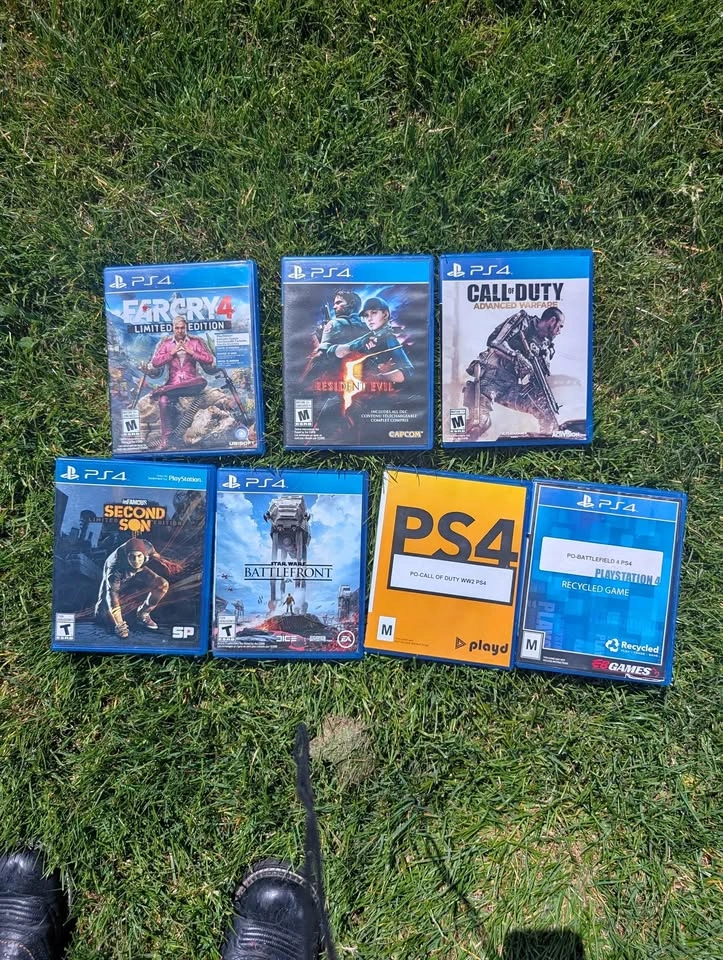 7 PS4 Game Bundle - Call of Duty, Resident Evil, Star Wars + Mor