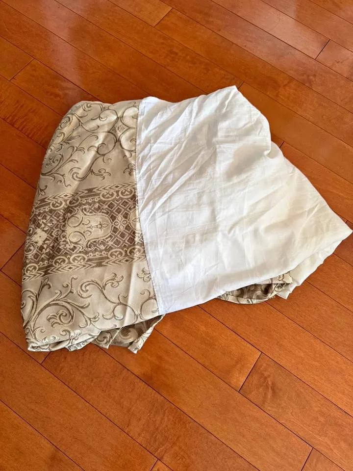 Bed Skirt & (2) Pillow Cases thumbnail