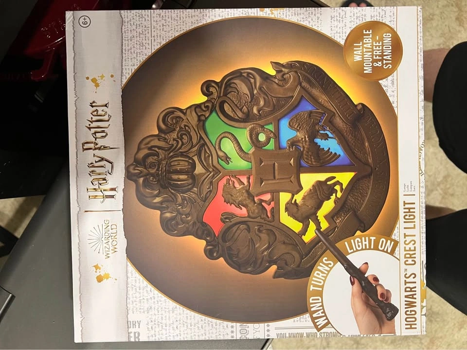 50% off - Hogwarts Crest Light - photo 3