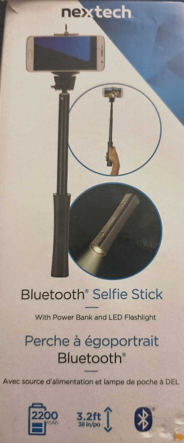 Lights Camera Action Sign & Selfie Stick - photo 3