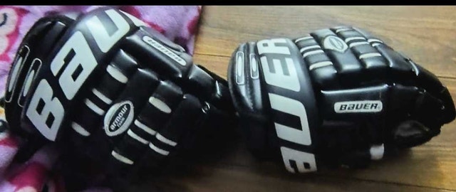 Bauer Gloves
