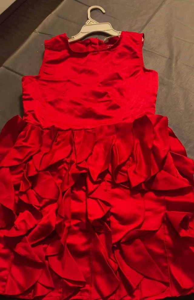 Girls Never Worn Beautiful Dresses - photo 2