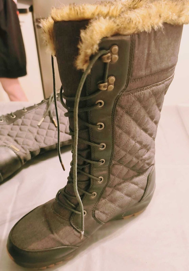 NEW Woman's Boots Size 8 - photo 2