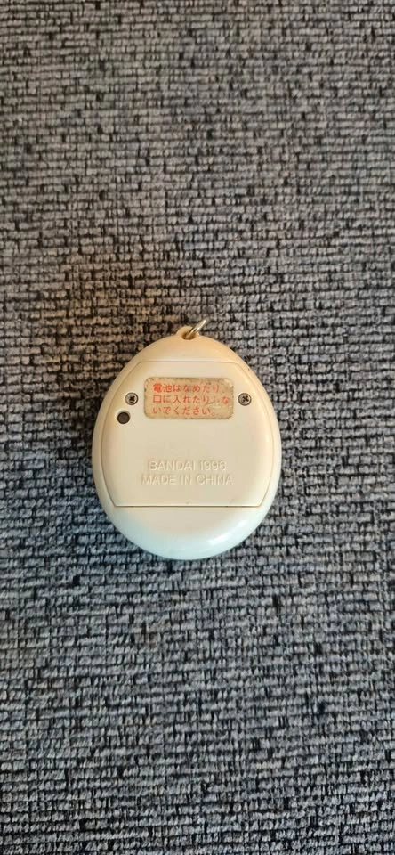 1996 Bandai Tamagotchi (Gen 1) & 1997 Playmates Nano Puppy - photo 2