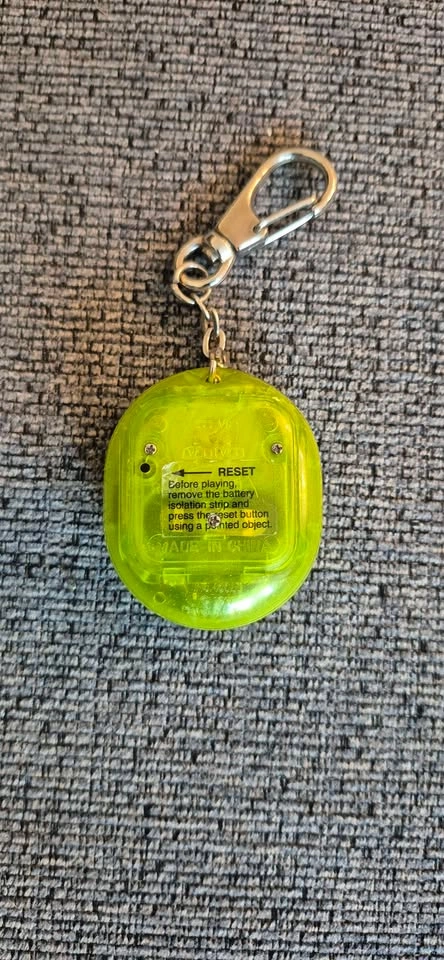 1996 Bandai Tamagotchi (Gen 1) & 1997 Playmates Nano Puppy - photo 4