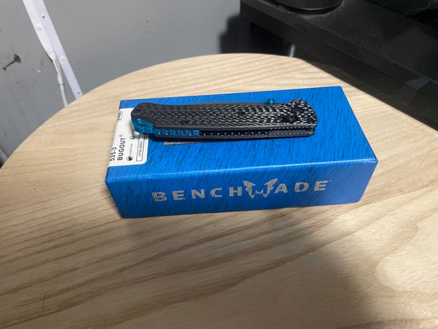 benchmade bugout 535-3 carbon fiber