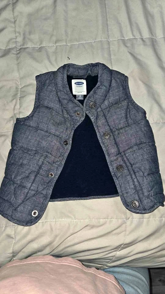 Old Navy Puffer Vest Size 2T