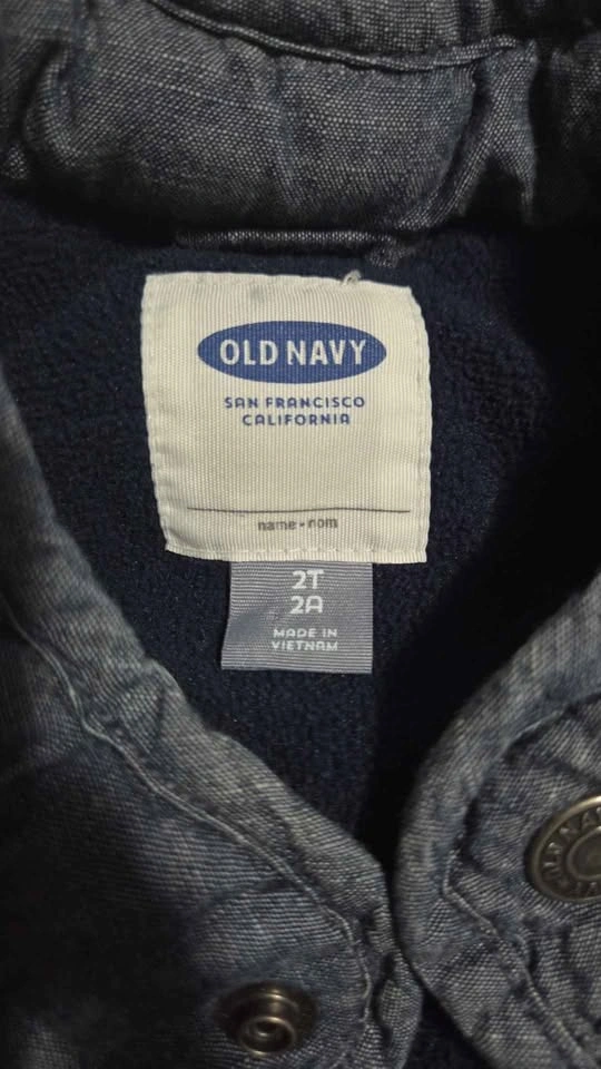 Old Navy Puffer Vest Size 2T - photo 2