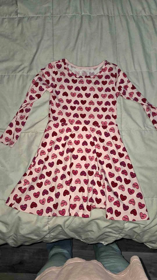 The Children's Place Heart Print Long Sleeve Dress Size 5/6