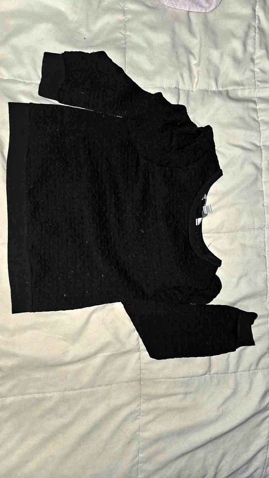 Pippa & Julie Black Quilted Sweatshirt Size 6
