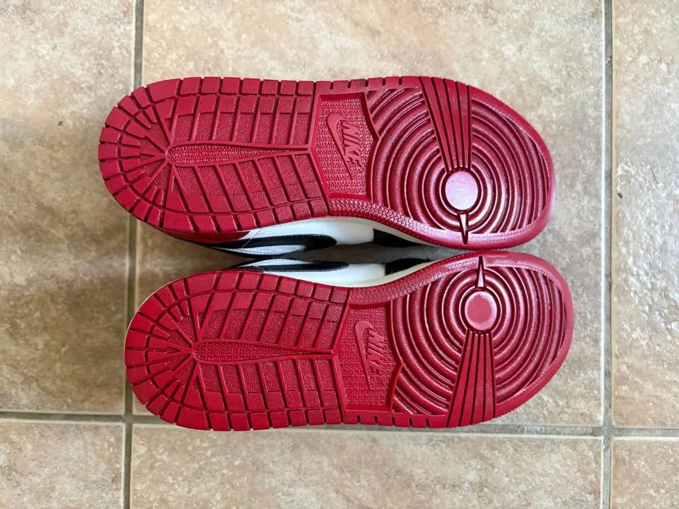 Jordan 1 Low 'Bred Toe 2.0' (GS) – Youth Size 7Y / Women's 8.5 - photo 4