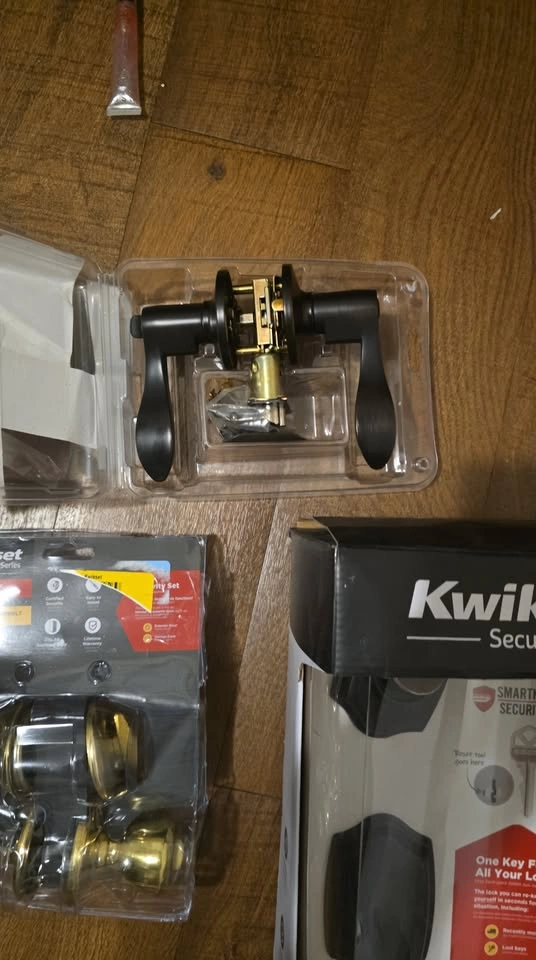 Kwikset Black Front Door Lock Set, Black Lever Lock Set, Brass K - photo 4
