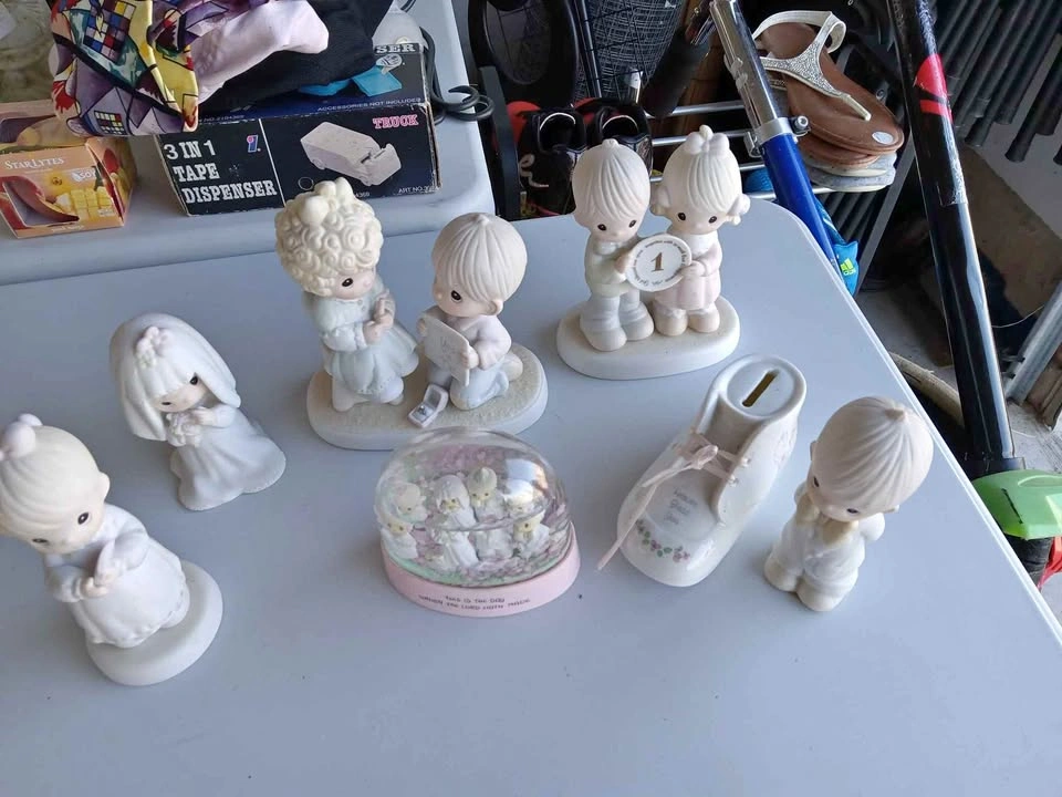 Precious moments figurines for sale
