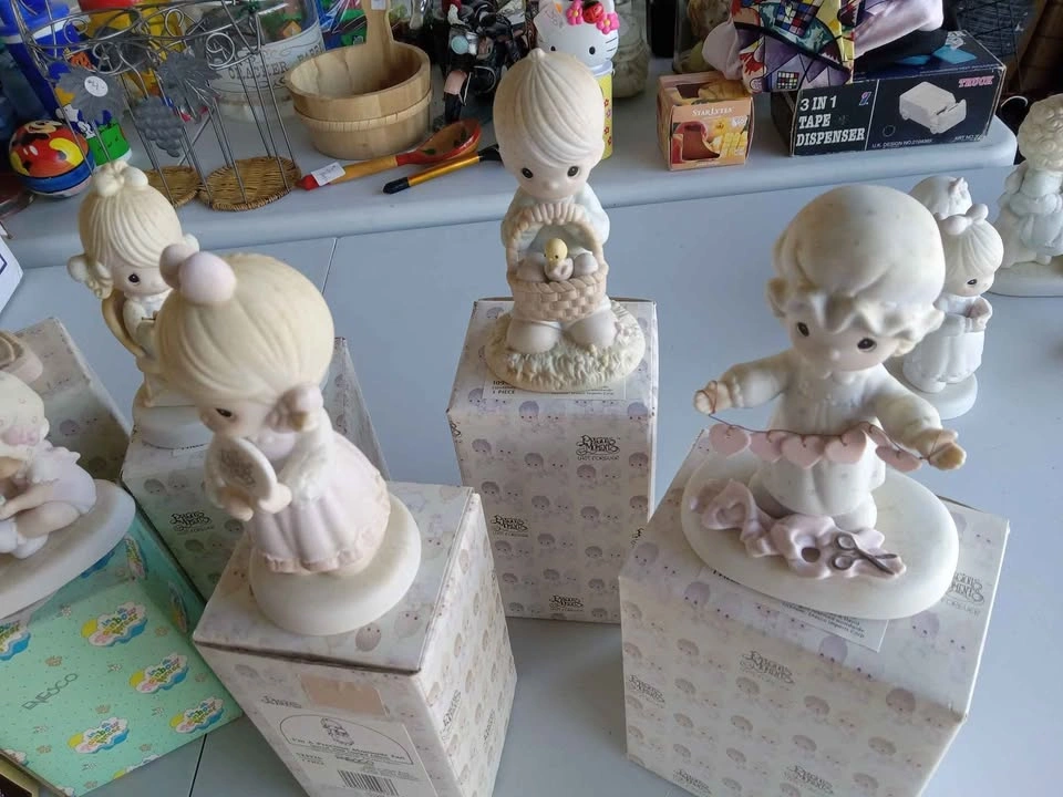 Precious moments figurines for sale - photo 5