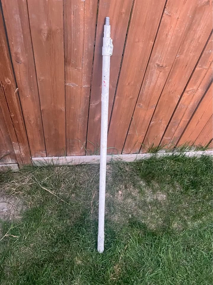 Painting poles - photo 2