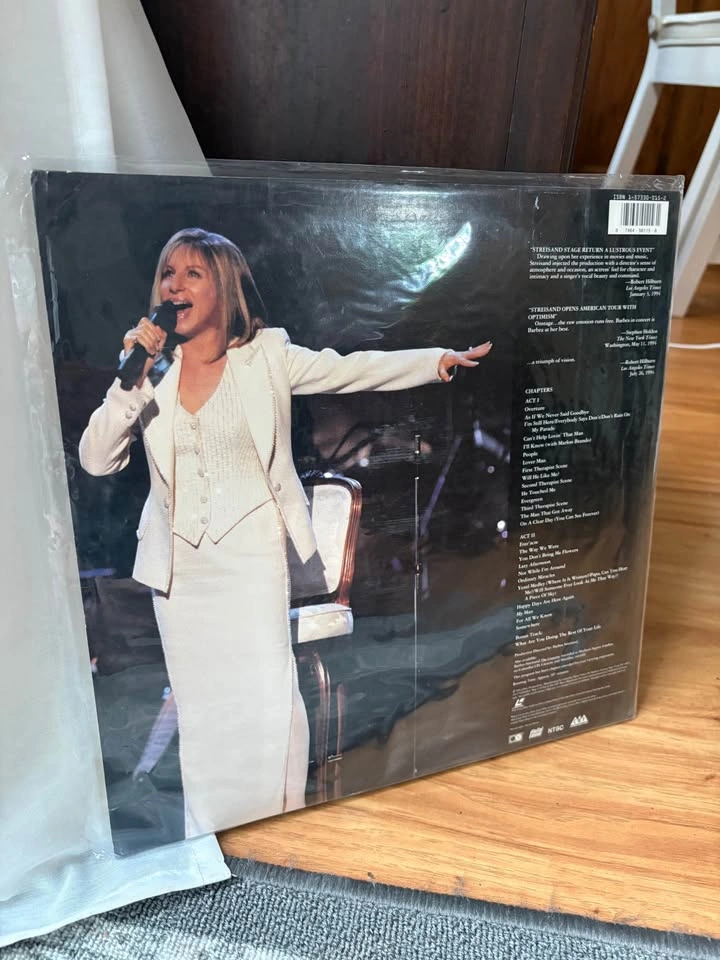 The Concert - Live at the Arrowhead Pond, Anaheim (LaserDisc) - photo 4