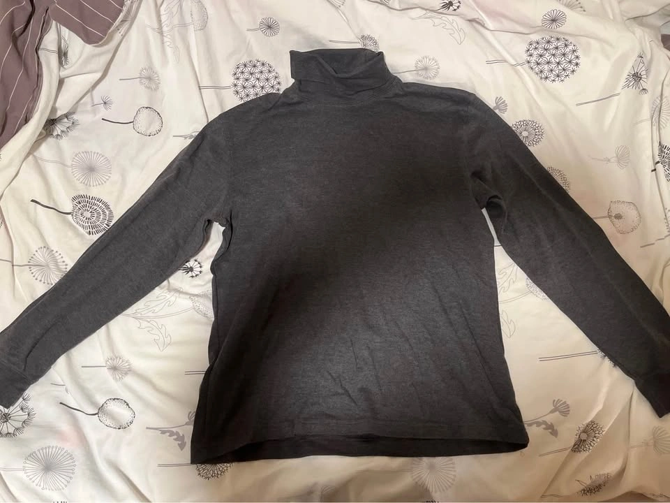 Grey Turtleneck - Medium