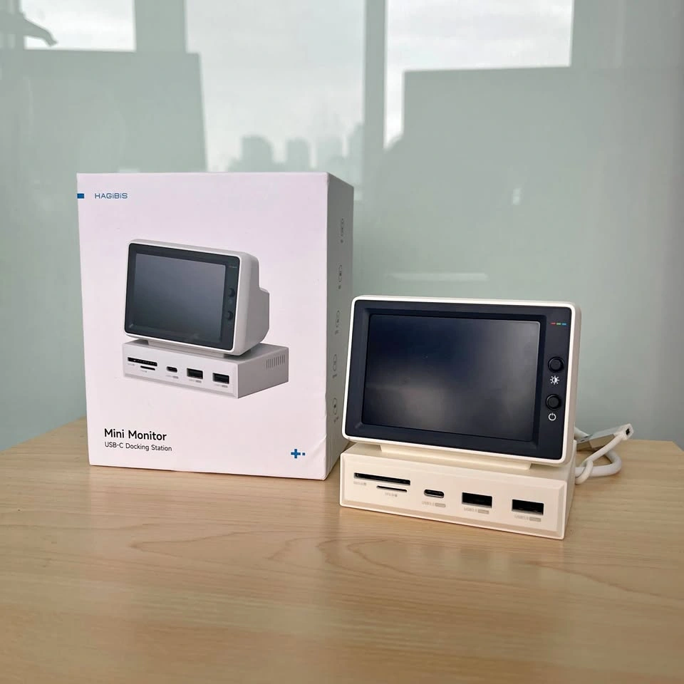 3.5” Mini Monitor + USB-C Docking Station / USB Hub