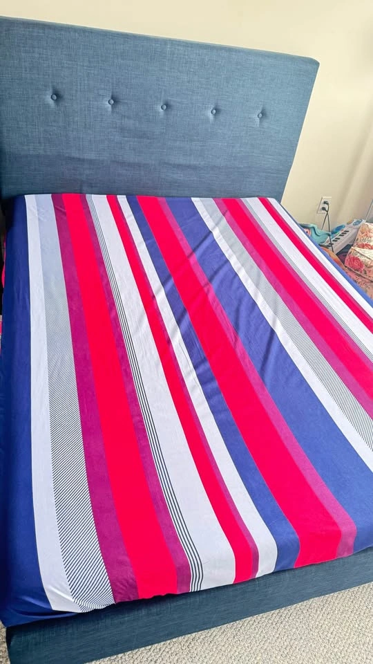 Zinus queen bed frame - new unused - photo 3