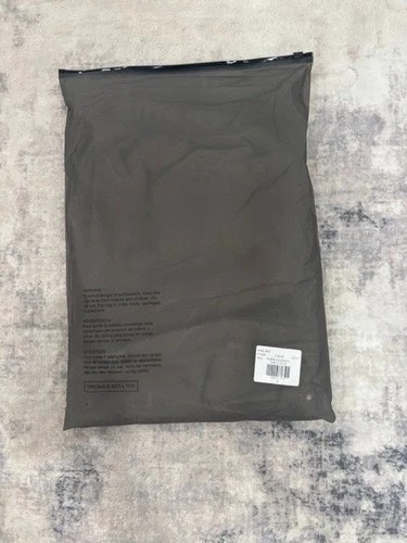 Fear of God Essentials shorts - photo 3
