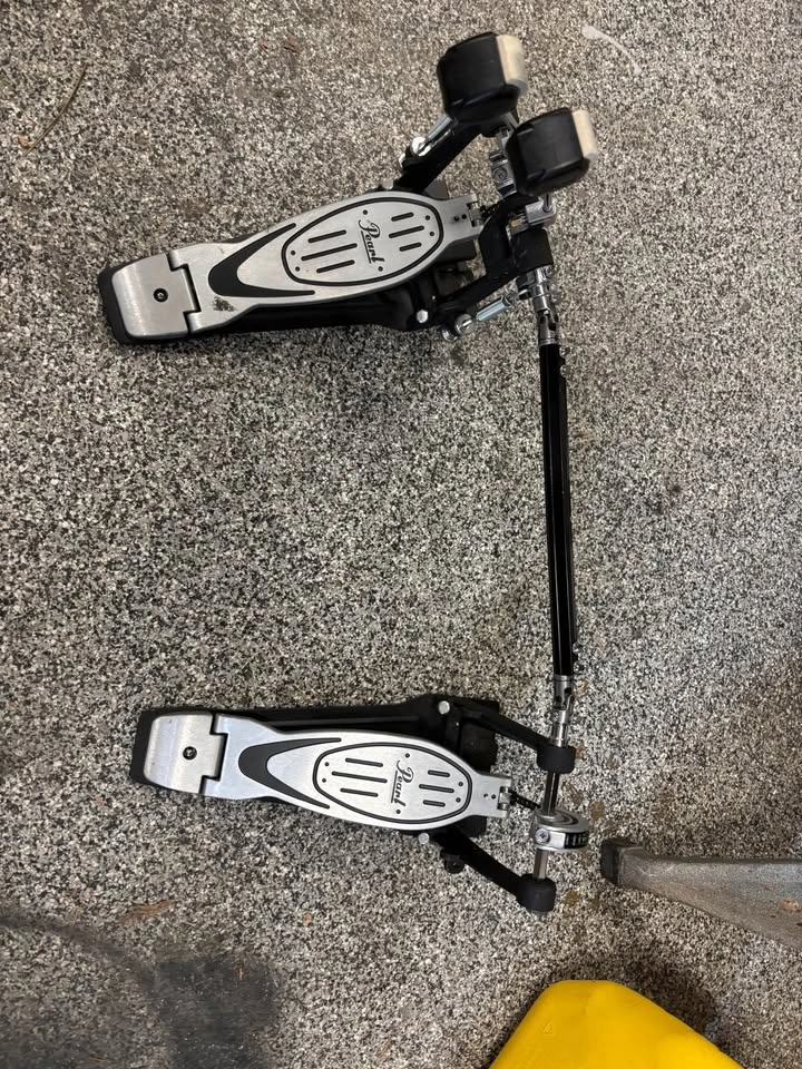 Lefty Pearl double kick pedal - photo 2