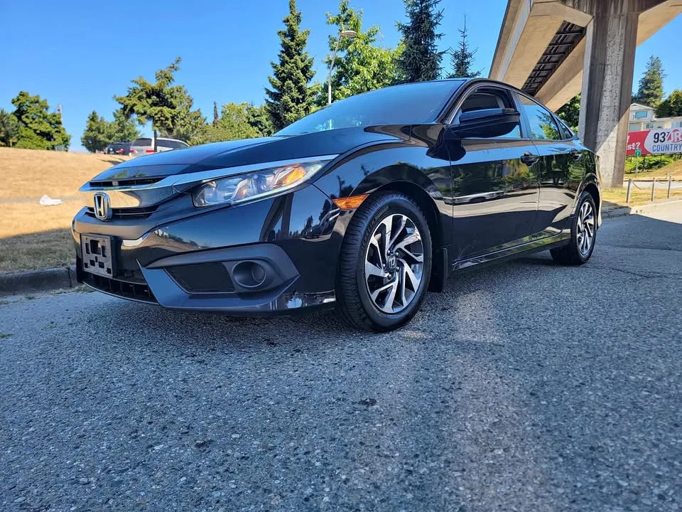 2017 Honda Civic thumbnail