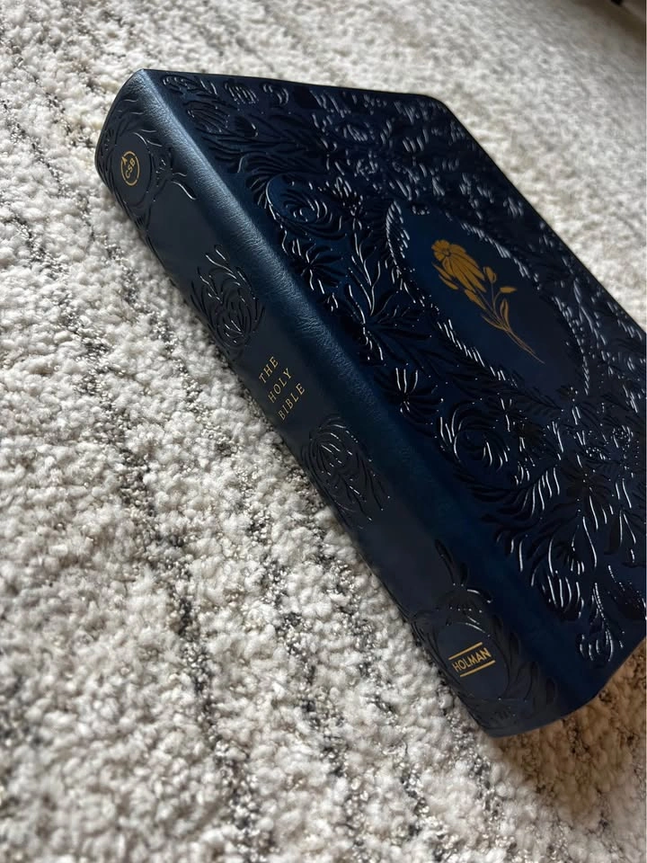 Hosanna Revival CSB Study Bible Versailles - photo 3