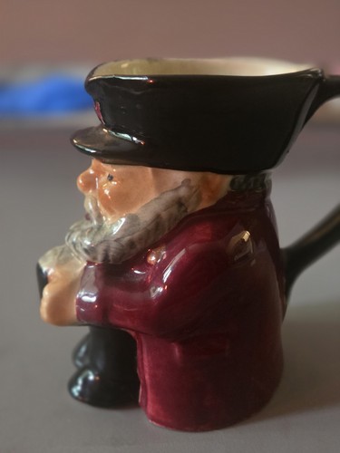 Vintage Crown Devon Chelsea Pensioner Toby Jug - photo 3