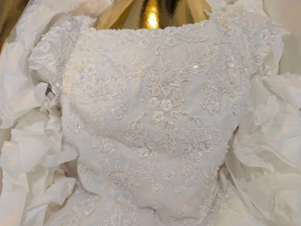 Wedding Dress size 12/14 - photo 4