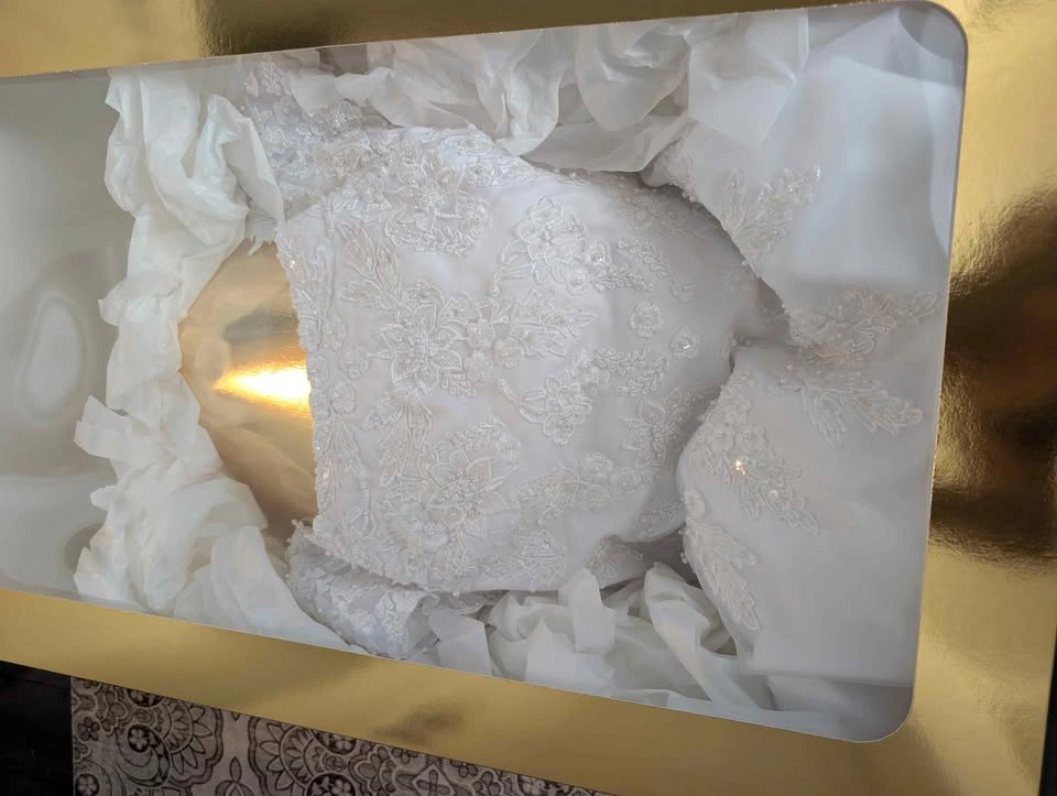 Wedding Dress size 12/14 - photo 5