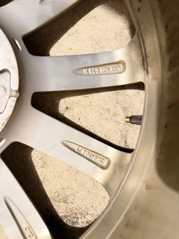 VW OEM 17 inch rims - photo 4