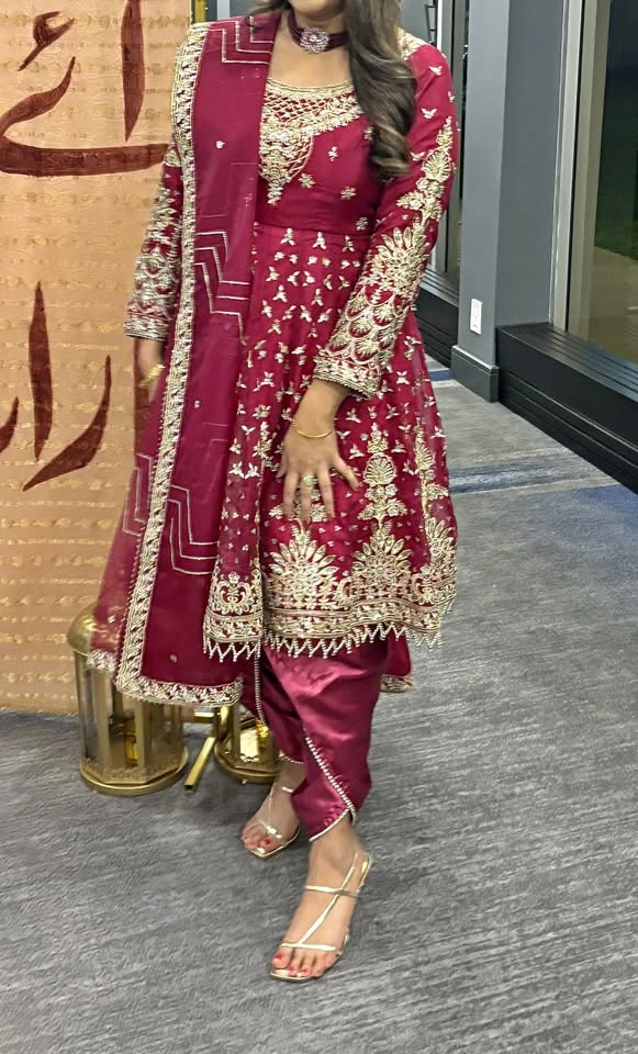 Lashkaraa Wine / Magenta Indian / Pakistani Women Outfit