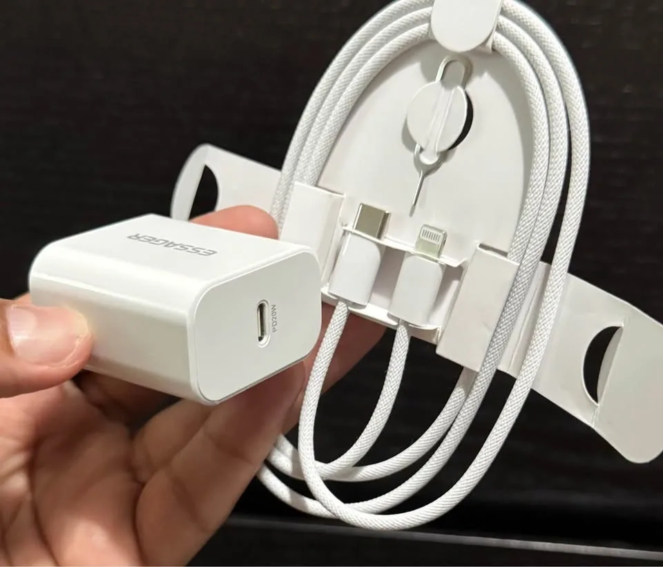 20W USB-C Fast Charger with Lightning Cable - photo 2