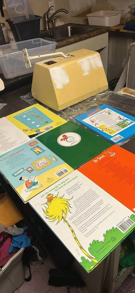 7 Dr. Seuss Books - photo 4