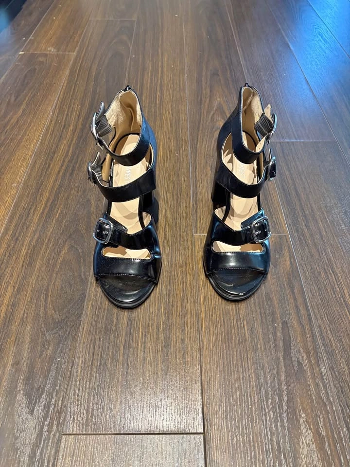 Multiple different pairs of heels