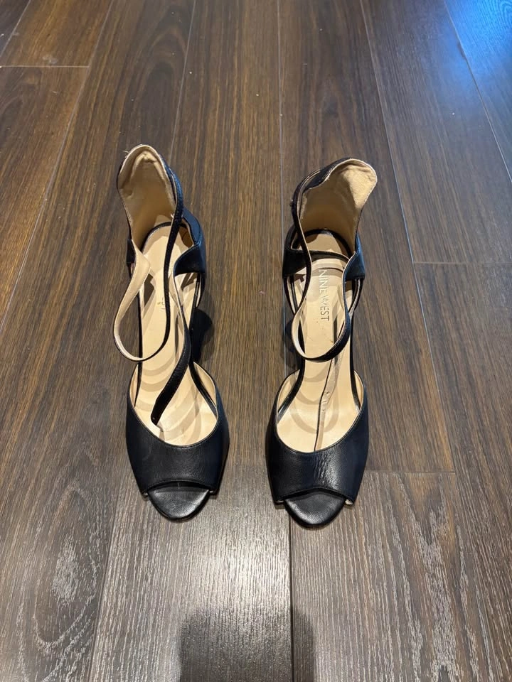 Multiple different pairs of heels - photo 2