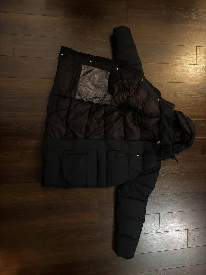 Navy blue down puffer jacket built for Canadian winters - photo 2